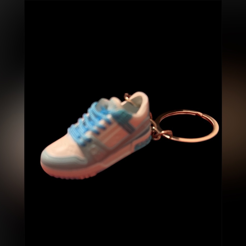 Fashion snicker keychain with a box - Picture 8 of 10